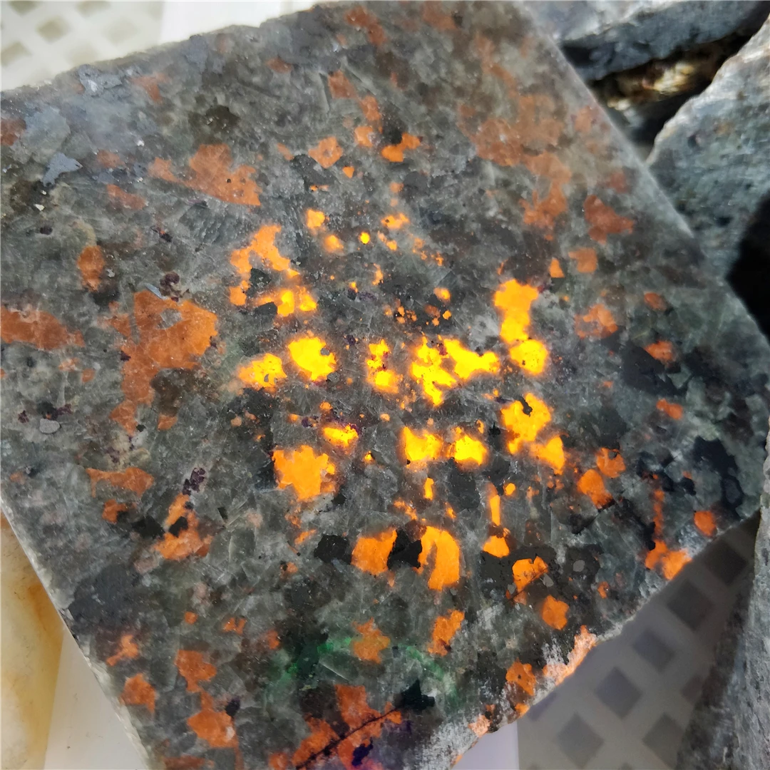 Натуральные новые кварцевые драгоценные камни Yooperlite огненный светящийся камень кусочек огненная минеральная плита подставки Геологическая коллекция рок ремесла
Натуральные новые кварцевые драгоценные камни Yooperlite огненный светящийся камень кусочек огненная минеральная плита подставки Геологическая коллекция рок ремесла