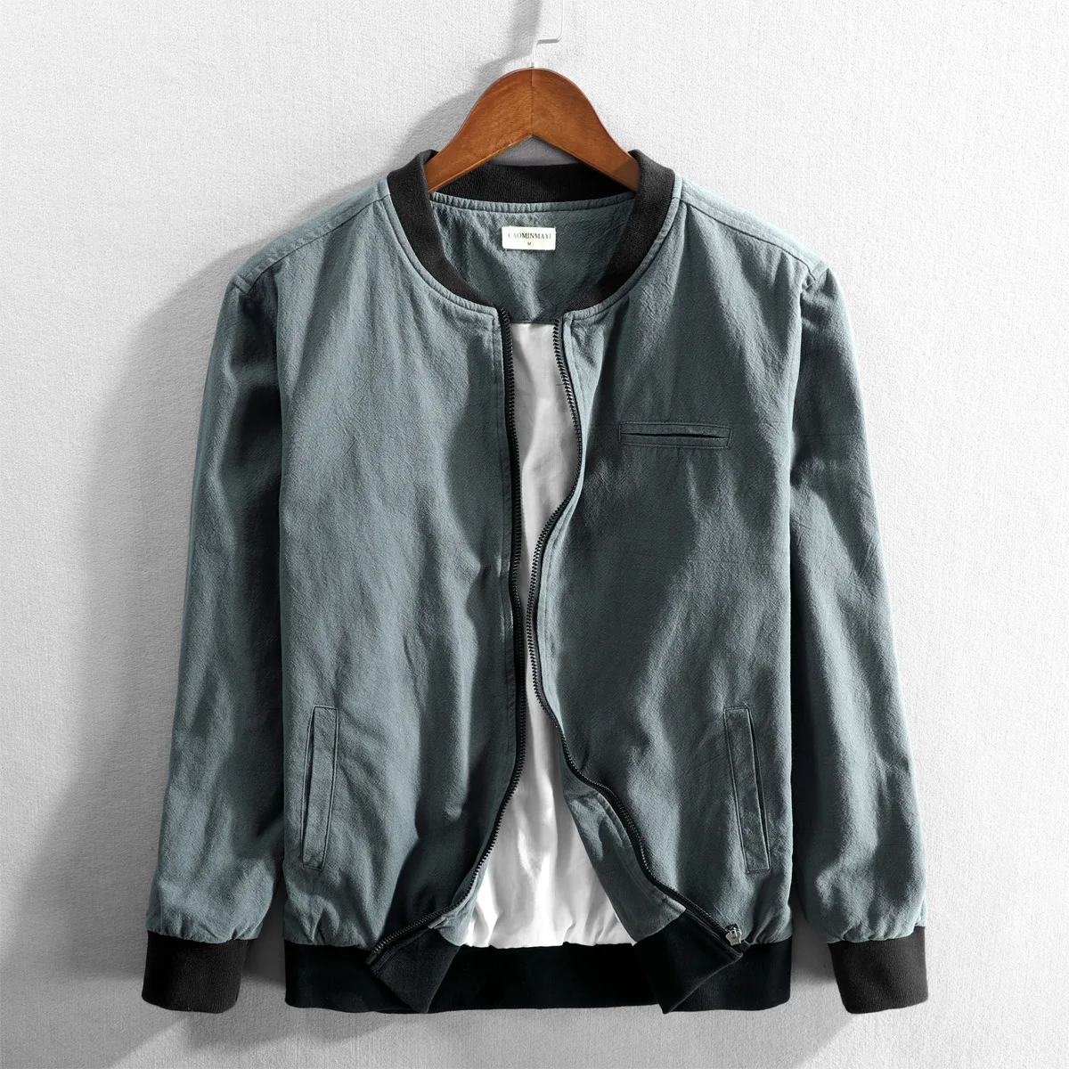 QH Men's Linen Cotton Baseball Jacket Refreshing Casual Simple Streetwear Classic Vintage Jacquard Stand Collar Breathable Coat
QH Men's Linen Cotton Baseball Jacket Refreshing Casual Simple Streetwear Classic Vintage Jacquard Stand Collar Breathable Coat