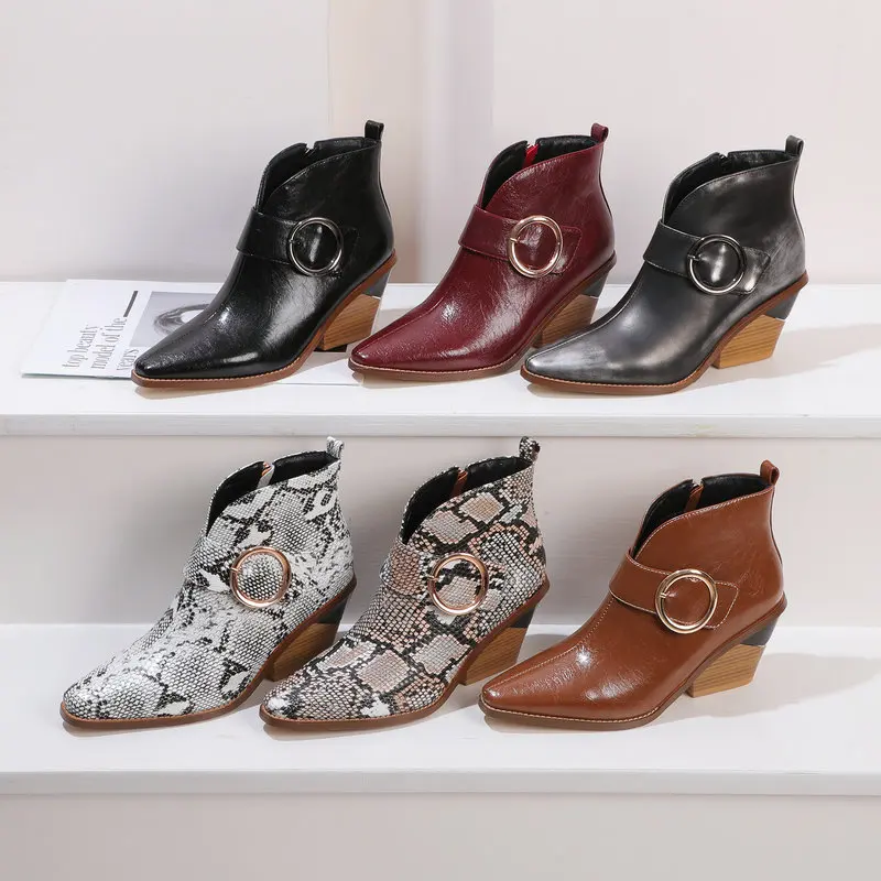 Women Ankle Boots Fashion Wedges High Heels Western Boots Embossed Leather Square Toe Zipper Autumn Winter Boots Big Size 34-44
Women Ankle Boots Fashion Wedges High Heels Western Boots Embossed Leather Square Toe Zipper Autumn Winter Boots Big Size 34-44