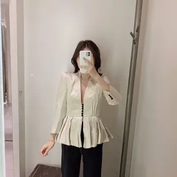 Sexy 2020 Spring Autumn V-Neck Women's Blazer Jacket Solid Button Single Breasted Suit Coat Female Outwear Office Blazers Mujer
Sexy 2020 Spring Autumn V-Neck Women's Blazer Jacket Solid Button Single Breasted Suit Coat Female Outwear Office Blazers Mujer