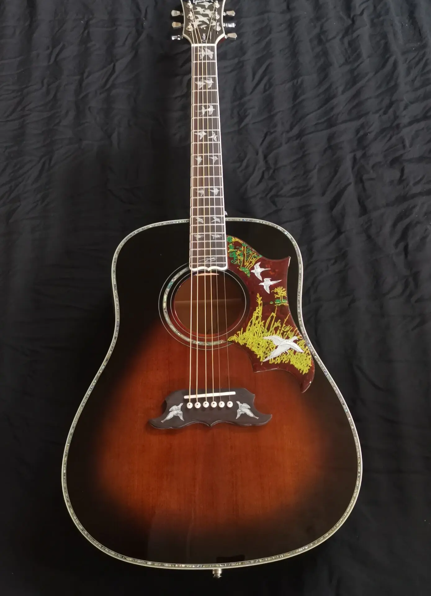 free shipping AAAA custom guitar professional dreadnought acoustic guitar real abalone upgrade handmade brown flame maple doves
free shipping AAAA custom guitar professional dreadnought acoustic guitar real abalone upgrade handmade brown flame maple doves