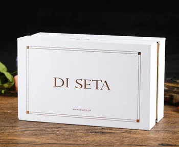 Custom Magnetic Closure Matt Lamination Folding Paper Gift Box With Glossy Black UV Coating Logo ---CP0667
Custom Magnetic Closure Matt Lamination Folding Paper Gift Box With Glossy Black UV Coating Logo ---CP0667