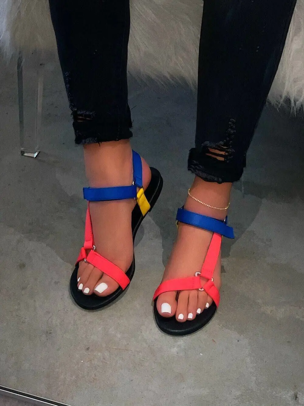 2020 summer explosion models color Velcro comfortable wild large size sandals explosion models wholesale spot
2020 summer explosion models color Velcro comfortable wild large size sandals explosion models wholesale spot