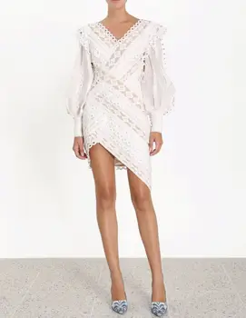 In the fall of the new Europe and the United States women's long-sleeved v-neck hollow-out splicing beading irregular show thin
In the fall of the new Europe and the United States women's long-sleeved v-neck hollow-out splicing beading irregular show thin