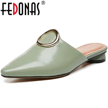 FEDONAS Basic 2020 Women Genuine Leather Half Slippers Pumps Spring Summer Metal Decoration Square Heels Pumps New Shoes Woman
FEDONAS Basic 2020 Women Genuine Leather Half Slippers Pumps Spring Summer Metal Decoration Square Heels Pumps New Shoes Woman