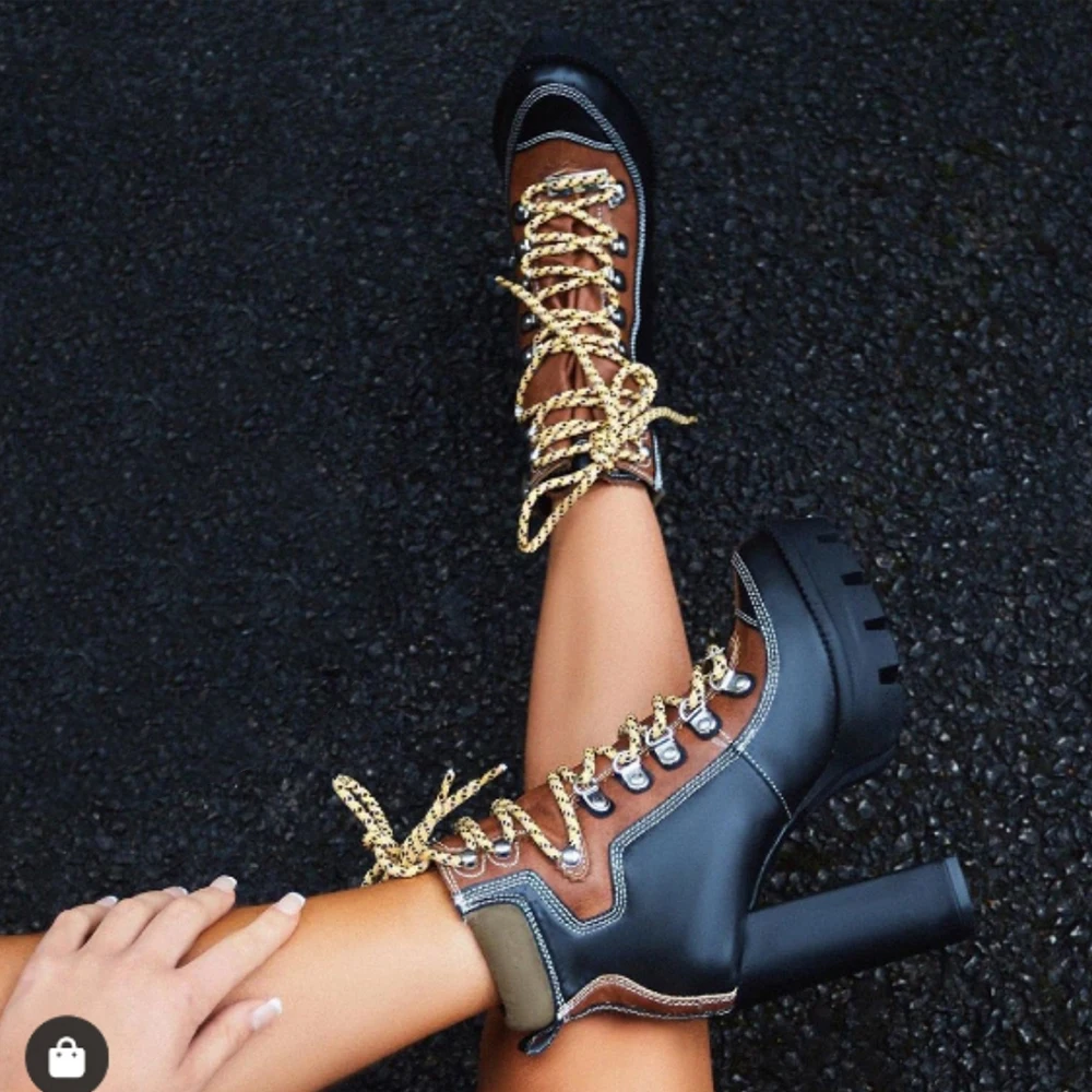 2020 Spring Autumn New Fashion Platform Ankle Boots Women 12cm Thick Heel Platform Boots Ladies Work Booties Lace-up Black Shoes
2020 Spring Autumn New Fashion Platform Ankle Boots Women 12cm Thick Heel Platform Boots Ladies Work Booties Lace-up Black Shoes