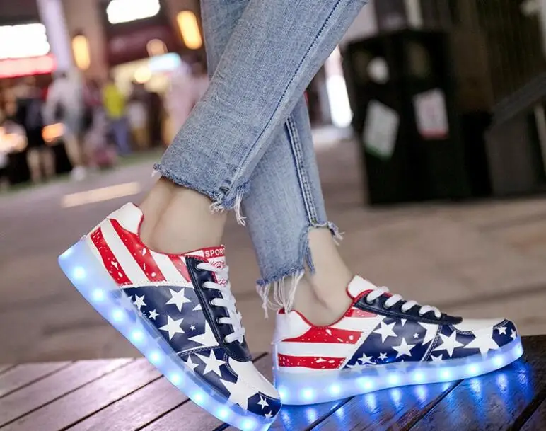 New Size 35-44 Men's&Women's Sneakers Luminous Led Shoes with Luminous Sole Light Glowing Sneakers Light Up Shoes Led shoes
New Size 35-44 Men's&Women's Sneakers Luminous Led Shoes with Luminous Sole Light Glowing Sneakers Light Up Shoes Led shoes
