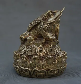 old Chinese brass Feng Shui auspicious wealth Golden Toad hoptoad spittor statue
old Chinese brass Feng Shui auspicious wealth Golden Toad hoptoad spittor statue
