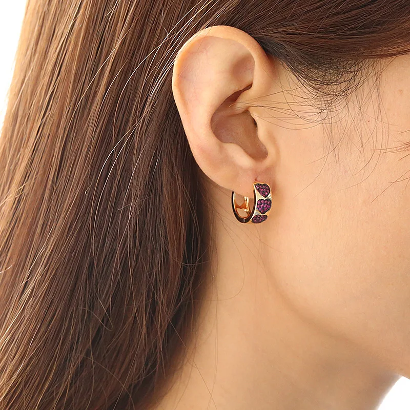 Funmode Charm Multicolor Cubic Zircon Pave Heart Small Hoop Earrings for Women Gold Buckle Earring Brincos Wholesale FE146
Funmode Charm Multicolor Cubic Zircon Pave Heart Small Hoop Earrings for Women Gold Buckle Earring Brincos Wholesale FE146