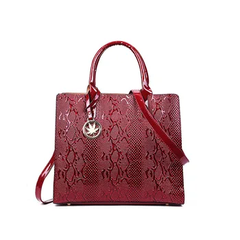 2020 new women's bag European and American fashion snake pattern bag single shoulder slant span portable women's bag
2020 new women's bag European and American fashion snake pattern bag single shoulder slant span portable women's bag