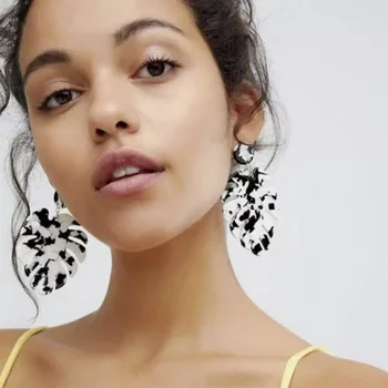New Arrival Boho Acrylic Resin Lady Earrings 2020 Multi-Color Statement Women Acetate Tree leaves Geometric Fashion Jewelry Gift
New Arrival Boho Acrylic Resin Lady Earrings 2020 Multi-Color Statement Women Acetate Tree leaves Geometric Fashion Jewelry Gift