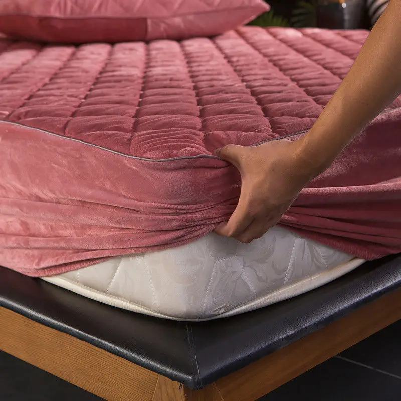 Plush Thicken Quilted Mattress Cover Warm Soft Crystal Velvet King Queen Quilted Bed Fitted Sheet Not Including Pillowcase
Plush Thicken Quilted Mattress Cover Warm Soft Crystal Velvet King Queen Quilted Bed Fitted Sheet Not Including Pillowcase