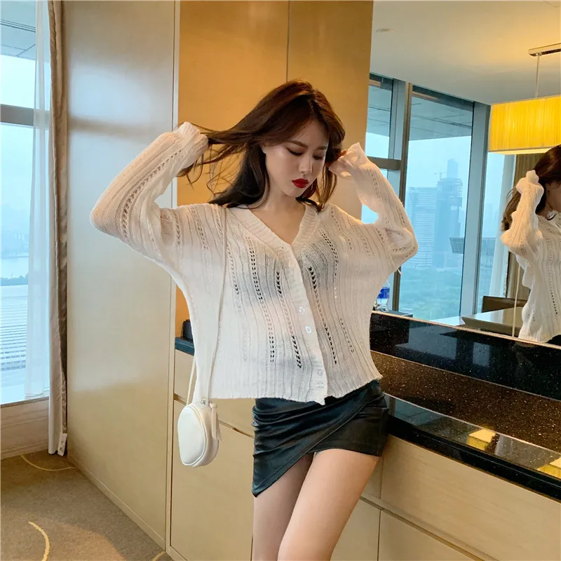 Cardigan Women's Sweater V-neck Cutout Single-Breasted Loose Sweater Plus Size Women Clothing
Cardigan Women's Sweater V-neck Cutout Single-Breasted Loose Sweater Plus Size Women Clothing