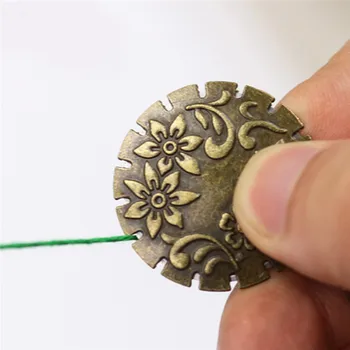 Safety Sewing Thread Cutter Knife Line Tool Retro Style Wire Broken Machine Metal Patchwork Tool DIY Sewing Accessories
Safety Sewing Thread Cutter Knife Line Tool Retro Style Wire Broken Machine Metal Patchwork Tool DIY Sewing Accessories