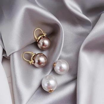 2 Colors/set Luxury White Red Champagne Color Simulated Pearls Drop Buckle Earrings for Women Girls Statement Jewelry Wholesale
2 Colors/set Luxury White Red Champagne Color Simulated Pearls Drop Buckle Earrings for Women Girls Statement Jewelry Wholesale