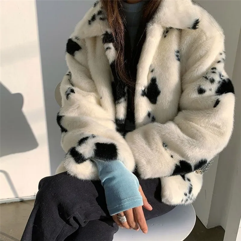 High Quality Winter Thick Hairy Shaggy Black White Cow Leopard Fur Jacket Long Sleeve Furry Fake Fur Women Coat Short Outerwear 
High Quality Winter Thick Hairy Shaggy Black White Cow Leopard Fur Jacket Long Sleeve Furry Fake Fur Women Coat Short Outerwear