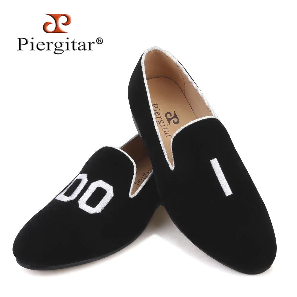 Piergitar 2020 three colors handmade men velvet loafers with IDO letters embroidery for party and wedding men smoking slippers
Piergitar 2020 three colors handmade men velvet loafers with IDO letters embroidery for party and wedding men smoking slippers