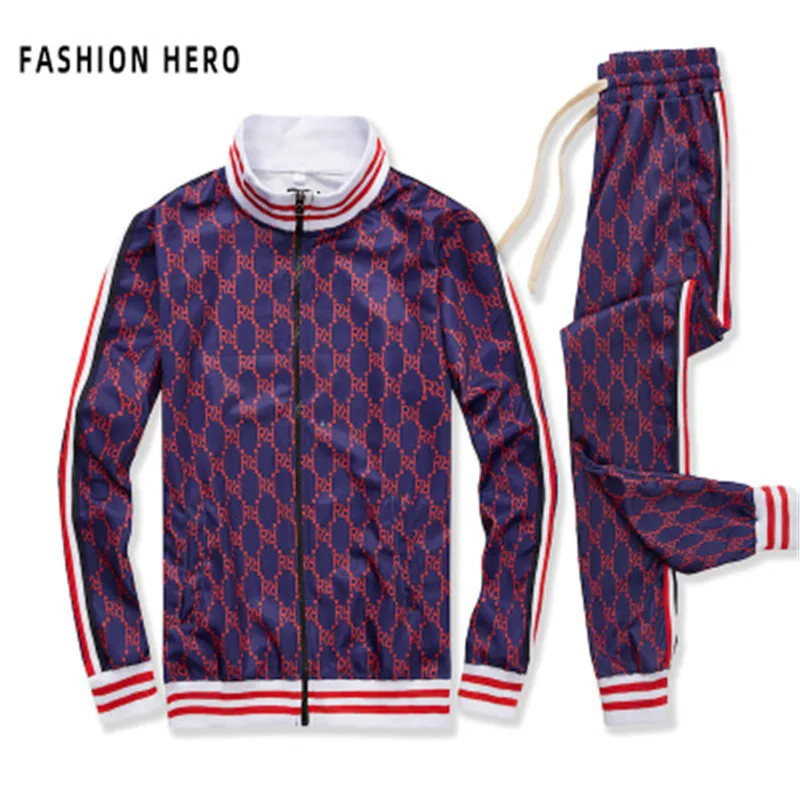 The fall and Winter 2020 edition of Europe and the United States new men's casual suit trend fashion with sports zipper suit
The fall and Winter 2020 edition of Europe and the United States new men's casual suit trend fashion with sports zipper suit