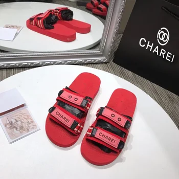 CHAREI counter flat bottom slippers full of personality 2020 summer new the same women's shoes for big stars high quality
CHAREI counter flat bottom slippers full of personality 2020 summer new the same women's shoes for big stars high quality