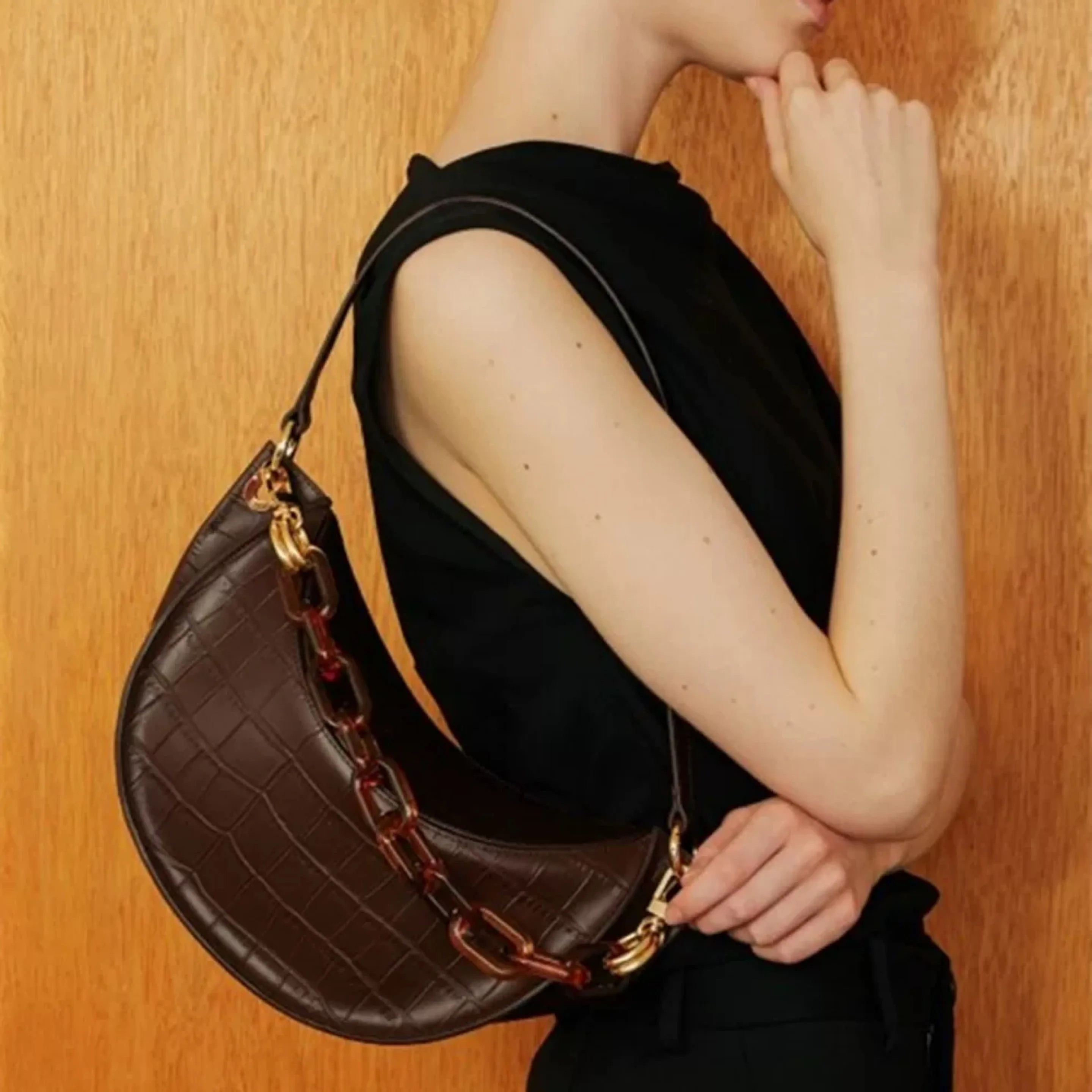2019 Autumn And Winter New Chain Retro Crocodile Pattern Bag Female Handbags Underarm Bag OL Commute Shoulder Messenger Bag
2019 Autumn And Winter New Chain Retro Crocodile Pattern Bag Female Handbags Underarm Bag OL Commute Shoulder Messenger Bag