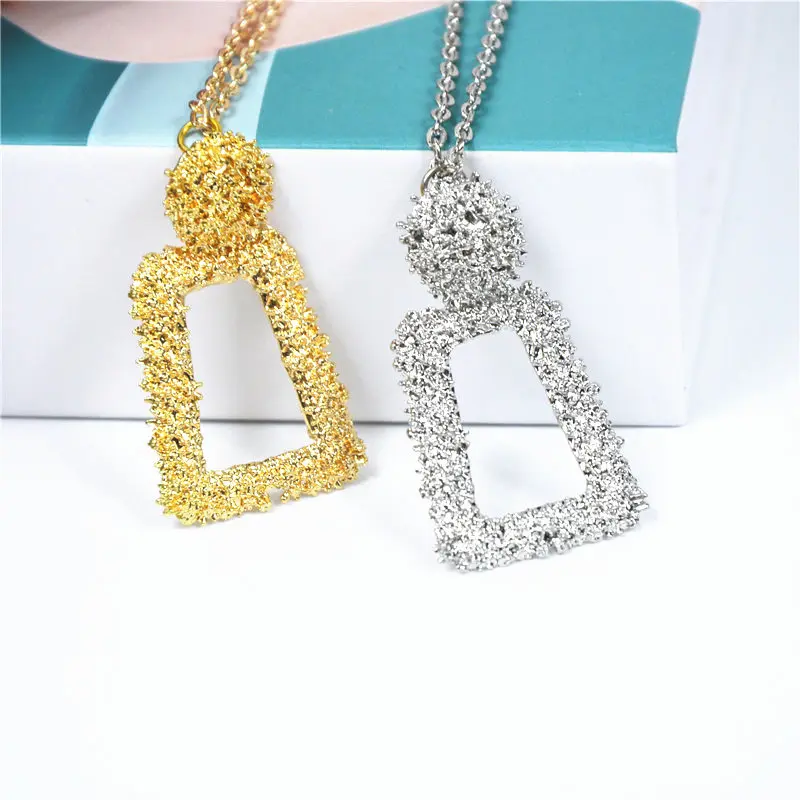 Ufavoirte petit collier Vintage pour femmes couleur Long collier en suspendu mode
Ufavoirte petit collier Vintage pour femmes couleur Long collier en suspendu mode