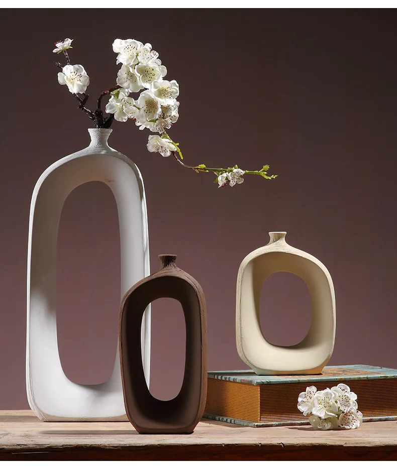 1PC Brushed Ceramic Vase Vintage Nordic Style Vase Living Room Porch Shelf Decoration Home Decoration Vase Furnishing ArticlesFeatures: 1. It is hand-made, with delicate and rough lines, and the lines are more natural and smooth.2. Plum blossoms are elegant and beautiful. • Colma.do™ • 2023 •