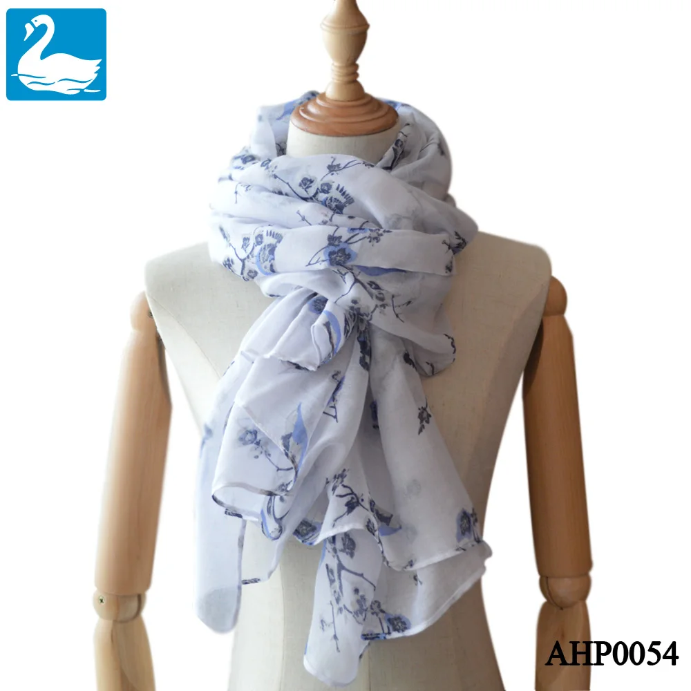 BL2020 Fashion Bandana Scarf Women Printing Floral foulard Summer Spring Shawls Lady Wraps Soft Pashmina Female Echarpe Design
BL2020 Fashion Bandana Scarf Women Printing Floral foulard Summer Spring Shawls Lady Wraps Soft Pashmina Female Echarpe Design