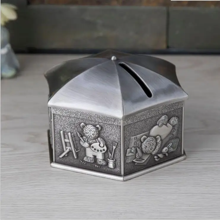 Europe Cartoon piggy bank Metal Children's gifts money saving box coin storage case money bank for kids crafts home decor SNG056
Europe Cartoon piggy bank Metal Children's gifts money saving box coin storage case money bank for kids crafts home decor SNG056