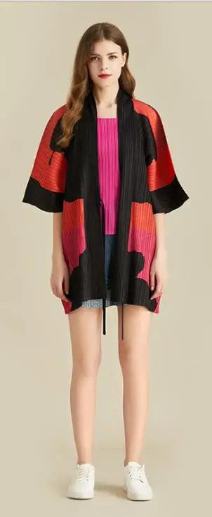 Miyake summer folds and anti-mite outer loose large size jacket with pleated sleeves color matching pleated
Miyake summer folds and anti-mite outer loose large size jacket with pleated sleeves color matching pleated