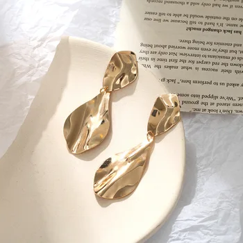 Pendientes Wind Is Irregular Embossed Metal Geometry Character Exaggerated Earrings Big-name Alloy Eardrop Women Adorn Article
Pendientes Wind Is Irregular Embossed Metal Geometry Character Exaggerated Earrings Big-name Alloy Eardrop Women Adorn Article