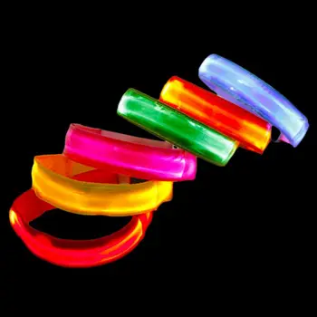 New Sport LED Flashing Light Up Glow Bracelet Wristband Concert Party Props Gift Gym Outdoor Running Cycling Light Lamp 
New Sport LED Flashing Light Up Glow Bracelet Wristband Concert Party Props Gift Gym Outdoor Running Cycling Light Lamp