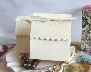 (100 pieces/lot) Event and Party gift bags of Scalloped-Edge Ivory Wedding Favor Boxes For candy box gift and chocolate boxes
(100 pieces/lot) Event and Party gift bags of Scalloped-Edge Ivory Wedding Favor Boxes For candy box gift and chocolate boxes