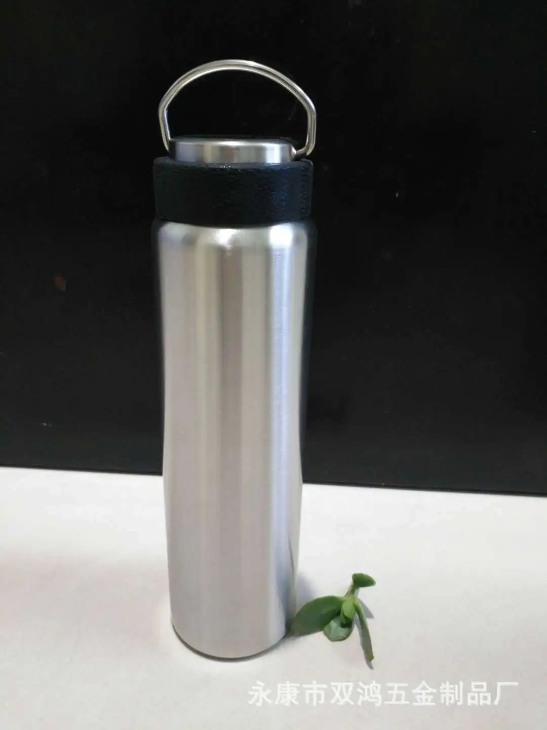 Creative Stainless Steel Ceramic Inner Pot Insulated Cup with Hand Ring Sports Bottle Large Capacity Gift Cup Log
Creative Stainless Steel Ceramic Inner Pot Insulated Cup with Hand Ring Sports Bottle Large Capacity Gift Cup Log