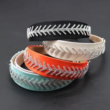 New exaggerated fashion temperament simple rhinestone fish bone hair hoop personality lady street photo hair accessories 690 
New exaggerated fashion temperament simple rhinestone fish bone hair hoop personality lady street photo hair accessories 690