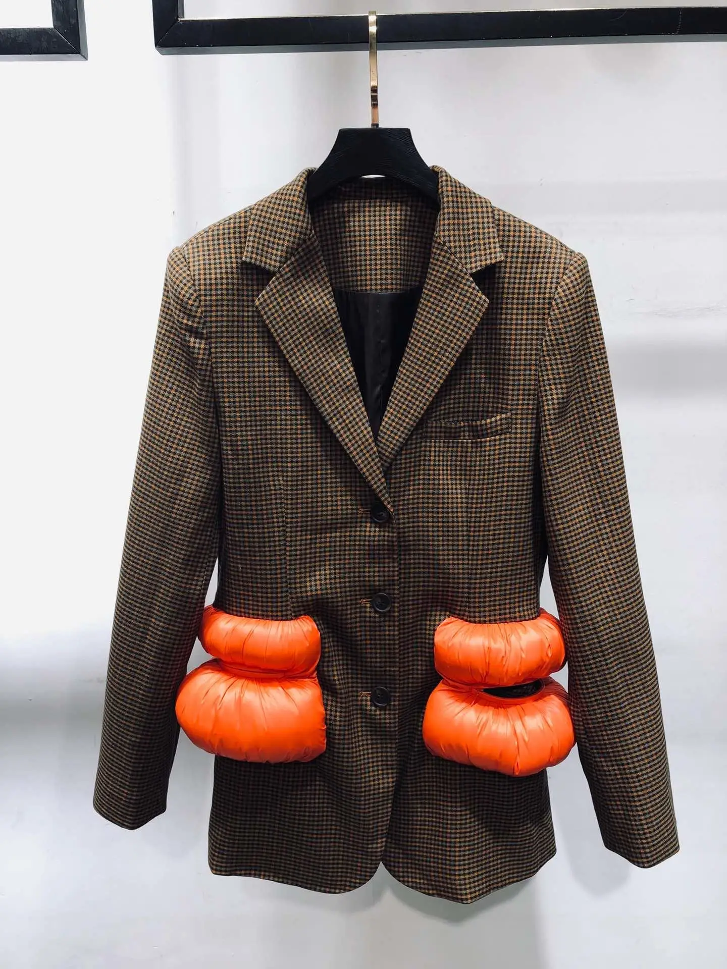2019 new ladies high quality fashion long-sleeved lapel plaid woolen suit jacket 0923
2019 new ladies high quality fashion long-sleeved lapel plaid woolen suit jacket 0923