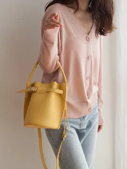 Crossbody Bag Women 2020 Spring Section Shoulder Bag Female Leather Portable Bucket Bag Luxury Handbags Women Bags Designer
Crossbody Bag Women 2020 Spring Section Shoulder Bag Female Leather Portable Bucket Bag Luxury Handbags Women Bags Designer
