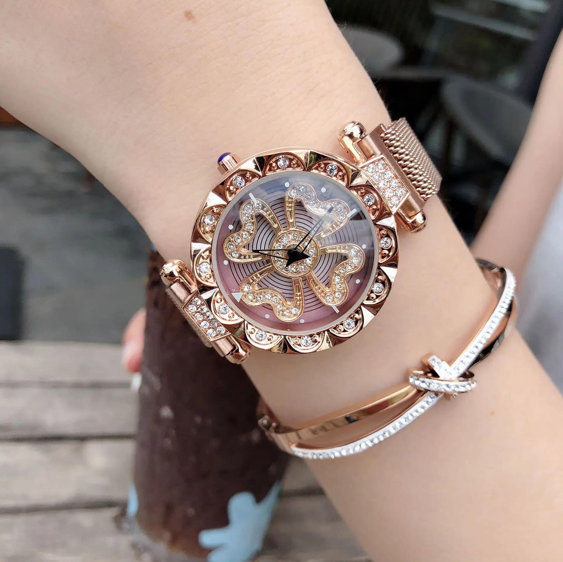 TurnFinger Trendy Women's Watch Fashion Casual Personality Luxury Starry Sky Diamond Waterproof Stainless Steel Mesh Belt Skmei 
TurnFinger Trendy Women's Watch Fashion Casual Personality Luxury Starry Sky Diamond Waterproof Stainless Steel Mesh Belt Skmei