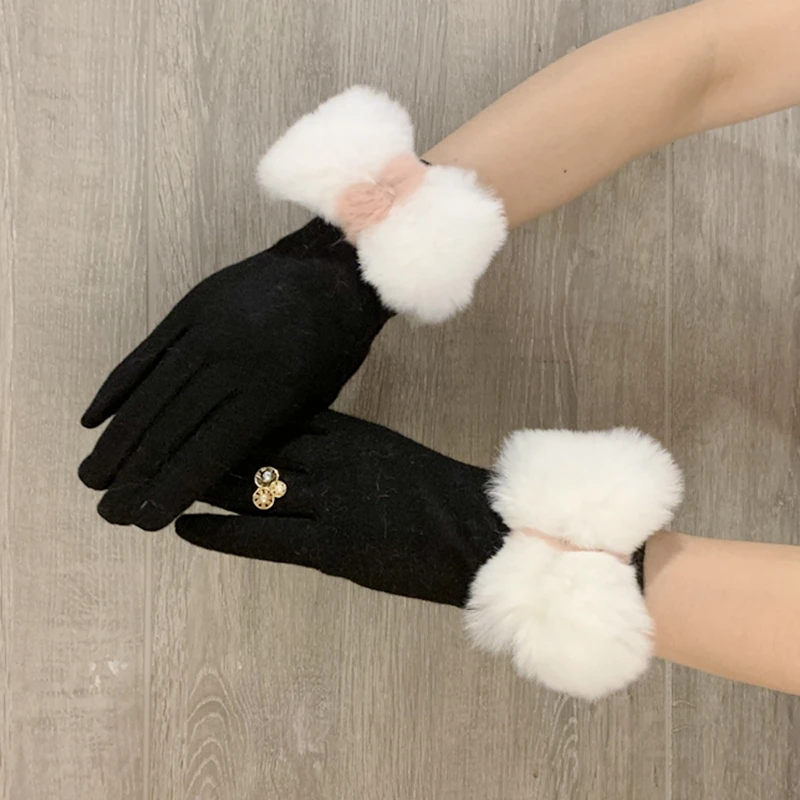 Luxury Brand Gloves Winter Women Cashmere Mittens Female Real Fur Bowknot Soft Warm Gants Femme
Luxury Brand Gloves Winter Women Cashmere Mittens Female Real Fur Bowknot Soft Warm Gants Femme