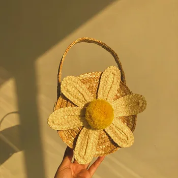 Baby Girls Fashion Daisy Straw Bag Children Hand-woven Tote Bag Opening Round Handbags Summer Beach Bags
Baby Girls Fashion Daisy Straw Bag Children Hand-woven Tote Bag Opening Round Handbags Summer Beach Bags