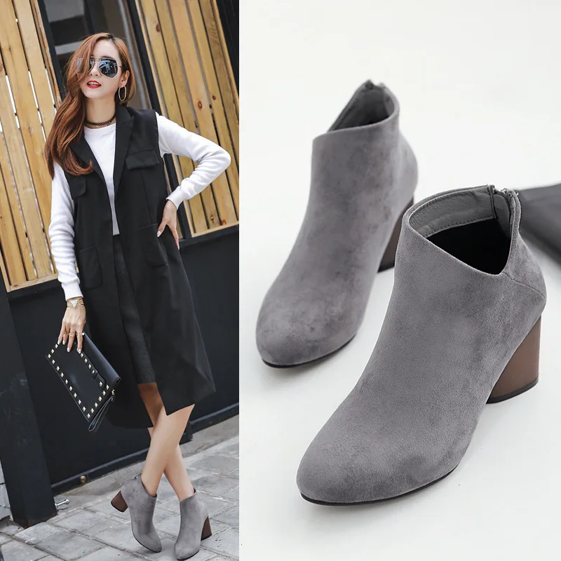 Special Offer Japanese-style Simple Versatile V Mouth Suede round-Toe Martin Short Boots Semi-high Heeled Square Root after Zipp
Special Offer Japanese-style Simple Versatile V Mouth Suede round-Toe Martin Short Boots Semi-high Heeled Square Root after Zipp
