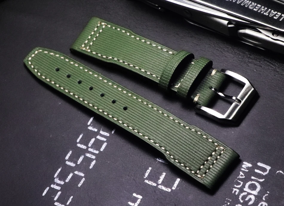 20 21 22mm Outdoor Sport Watch Strap Handmade Head layer cowhide Bracelets Watchband Army Green watch soft Wristband man Belt
20 21 22mm Outdoor Sport Watch Strap Handmade Head layer cowhide Bracelets Watchband Army Green watch soft Wristband man Belt
