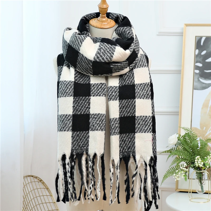 2022 New Thick Cashmere Shawl Scarf Women England Plaid Pashmina Wraps Blanket Foulard with Tassel Stoles Bufanda 200*80cm
2022 New Thick Cashmere Shawl Scarf Women England Plaid Pashmina Wraps Blanket Foulard with Tassel Stoles Bufanda 200*80cm
