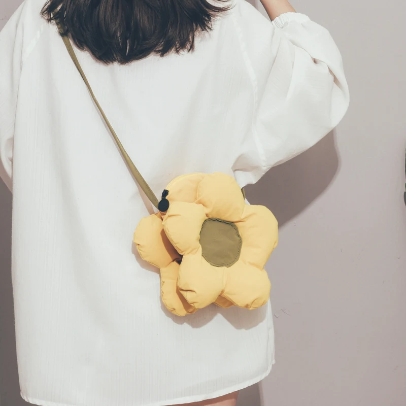 Summer Small Bag Female 2021 New Trendy Cute Childlike Girl Student Mobile Phone Bag of The Wild Messenger Bag Female
Summer Small Bag Female 2021 New Trendy Cute Childlike Girl Student Mobile Phone Bag of The Wild Messenger Bag Female
