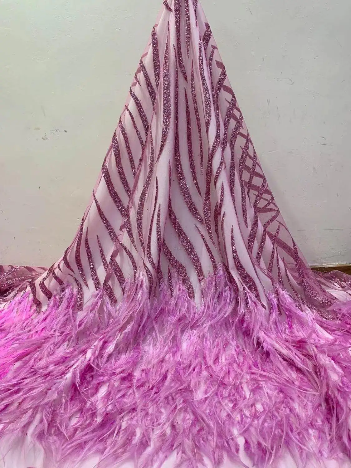 French Luxury Sequins and Feather Tulle Lace Fabric Banquet Dress ZX-SJ036 
French Luxury Sequins and Feather Tulle Lace Fabric Banquet Dress ZX-SJ036