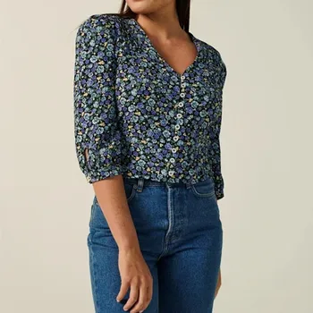 2020 New Floral Women's Blouse Single-breasted V-neck Vintage Dot Print Lady Shirt and top 
2020 New Floral Women's Blouse Single-breasted V-neck Vintage Dot Print Lady Shirt and top