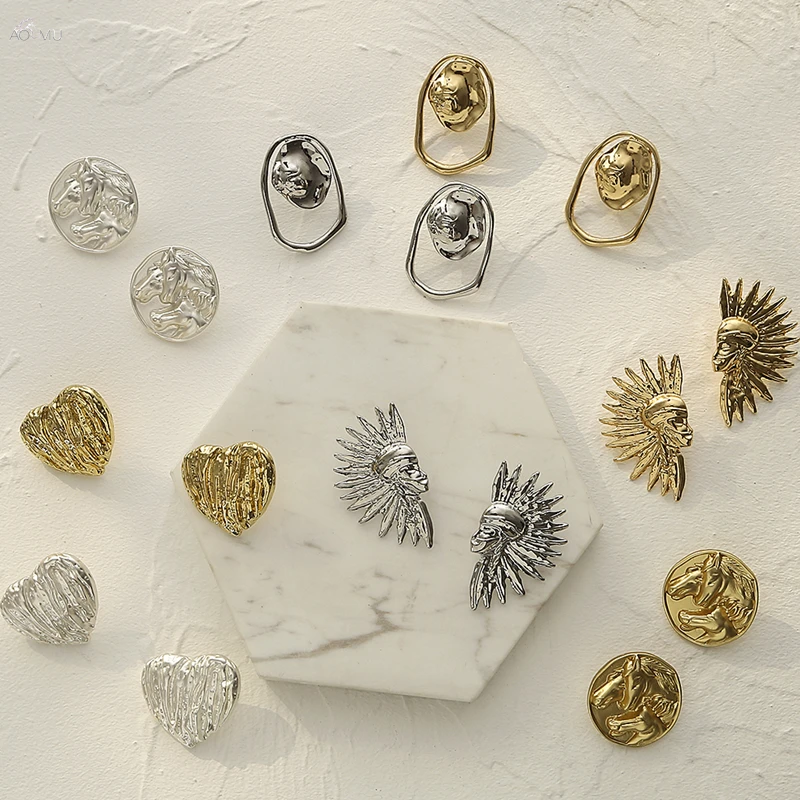 AOMU 2019 Vintage Metal Earrings Abstract Face Heart Shape Stud Earrings Gold Silver Color Horse Pattern Fashion Party Jewelry
AOMU 2019 Vintage Metal Earrings Abstract Face Heart Shape Stud Earrings Gold Silver Color Horse Pattern Fashion Party Jewelry