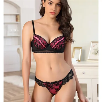 New Top Sexy Underwear Set Floral Embroidered Push Up Lace Lingerie Set 3/4 Cup Pink Lace Lingerie Set Women Deep V Brassiere
New Top Sexy Underwear Set Floral Embroidered Push Up Lace Lingerie Set 3/4 Cup Pink Lace Lingerie Set Women Deep V Brassiere