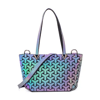 2020 Summer Luminous Color Changing Women's Handbags Woven Pattern Geometric Rhombus Shoulder Bags Removable Shoulder Strap Bags
2020 Summer Luminous Color Changing Women's Handbags Woven Pattern Geometric Rhombus Shoulder Bags Removable Shoulder Strap Bags