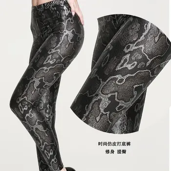 The new 2019 imitation leather bottom pants snake skin print Trim up your hips and nine-point leather pants.
The new 2019 imitation leather bottom pants snake skin print Trim up your hips and nine-point leather pants.