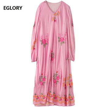 Knitted Dress 2020 Autumn Winter Fashion Knit Wear Women Floral Embroidery Patterns Knitting Long Sleeve Pink Wool Sweater Dress 
Knitted Dress 2020 Autumn Winter Fashion Knit Wear Women Floral Embroidery Patterns Knitting Long Sleeve Pink Wool Sweater Dress